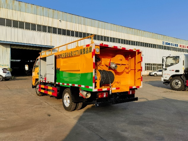 江铃顺达蓝牌款污水处理车(油电两用款)